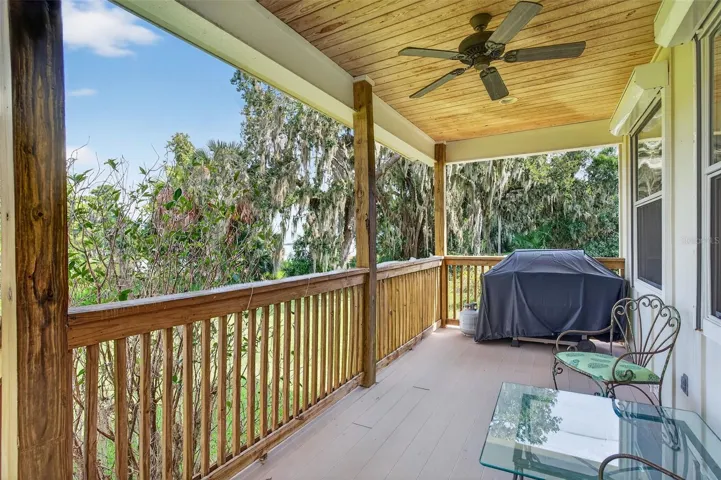 Front porch with view of the lakefront