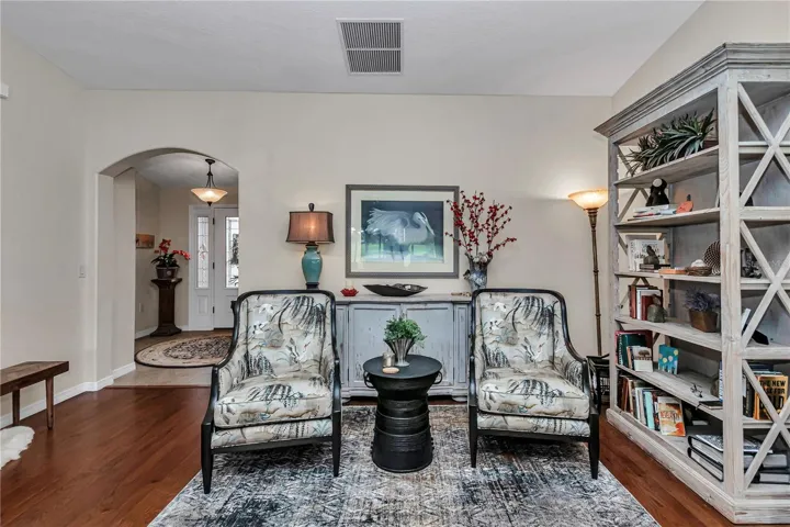 Reading Area (Dinning Area)