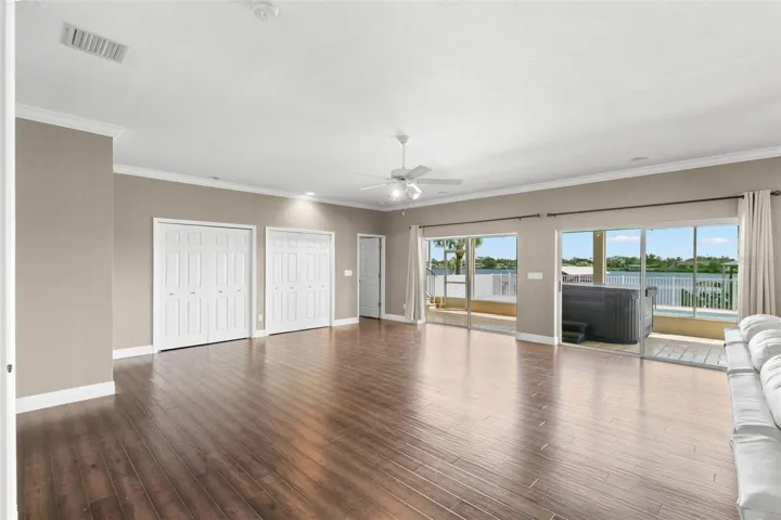 First Floor Bonus Room / Possible Full Living Quarters