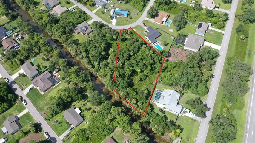284 Hinton St  Freshwater Canal