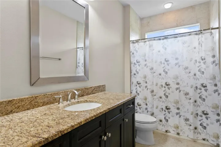 bed 5 - ensuite bathroom