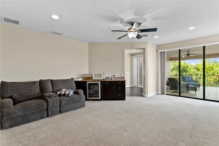 Bonus Room with Breakfast Bar and Balcony