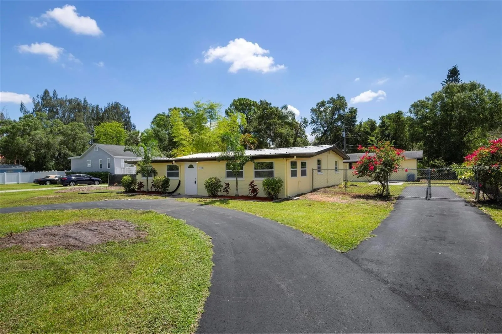 main house 4/2