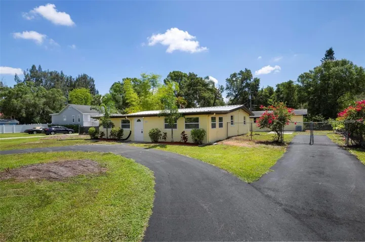 main house 4/2