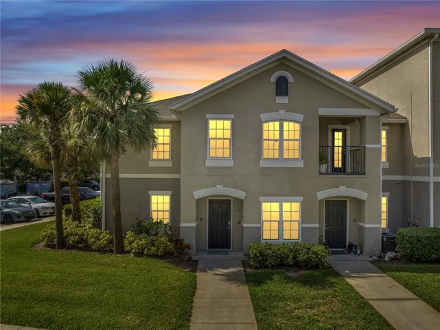 TWILIGHT FRONT OF RESIDENCE