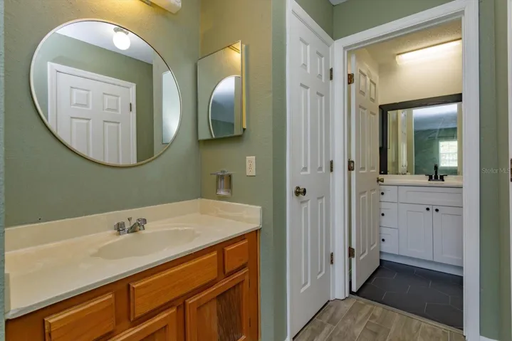 Master bathroom #1