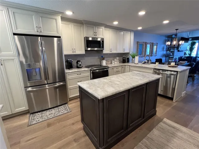 Full Kitchen with everything you need