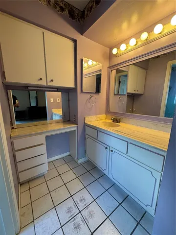 1st Floor Primary Bath