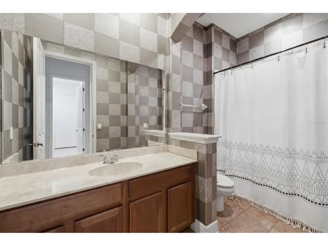 2nd Bathroom