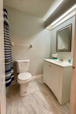 21-Guest Bathroom