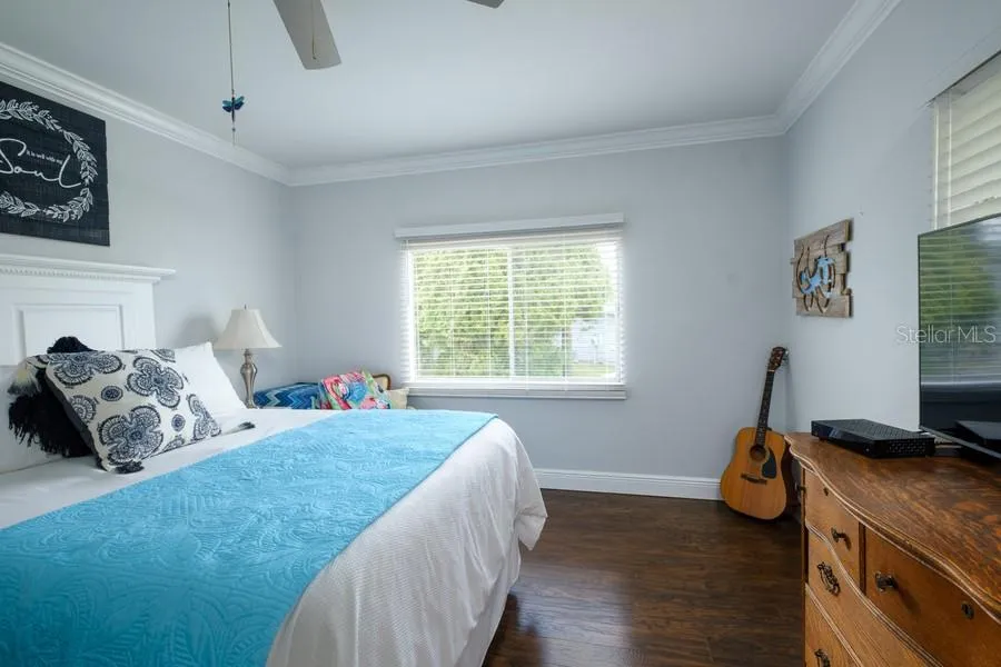 BRIGHT BEDROOM WITH AMPLE LAYOUT