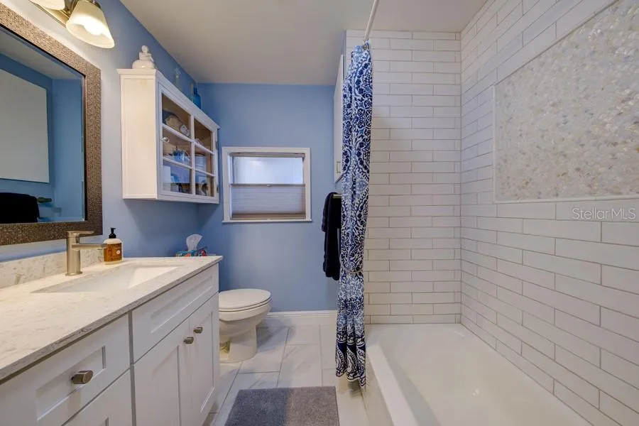 MAIN BATHROOM
