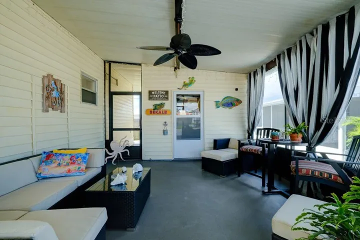SPACIOUS LANAI PERFECT FOR RELAXING AND ENTERTAINMENT