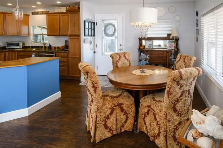 FORMAL DINING