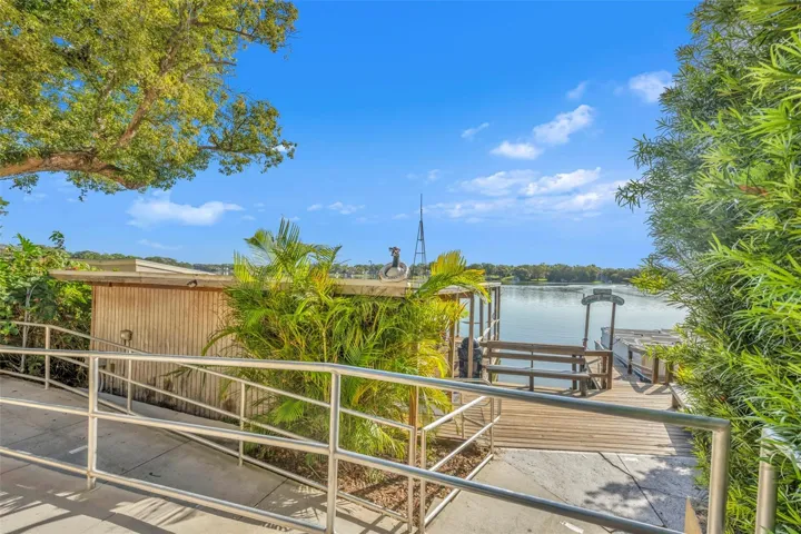 Close proximity to Winter Park Scenic Boat Tour