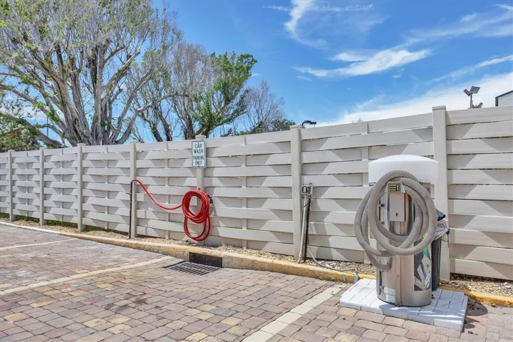 Car wash station