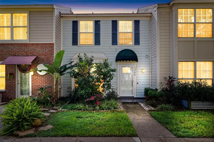 Welcome Home in the evening