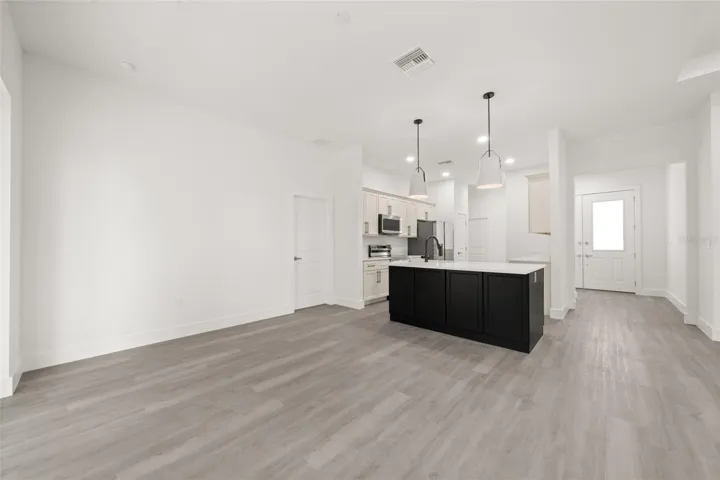 Dining room/kitchen