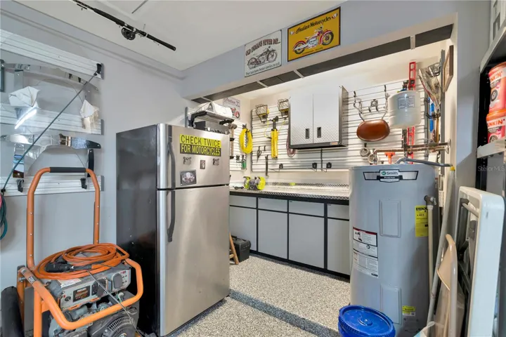 2 Car garage and workshop