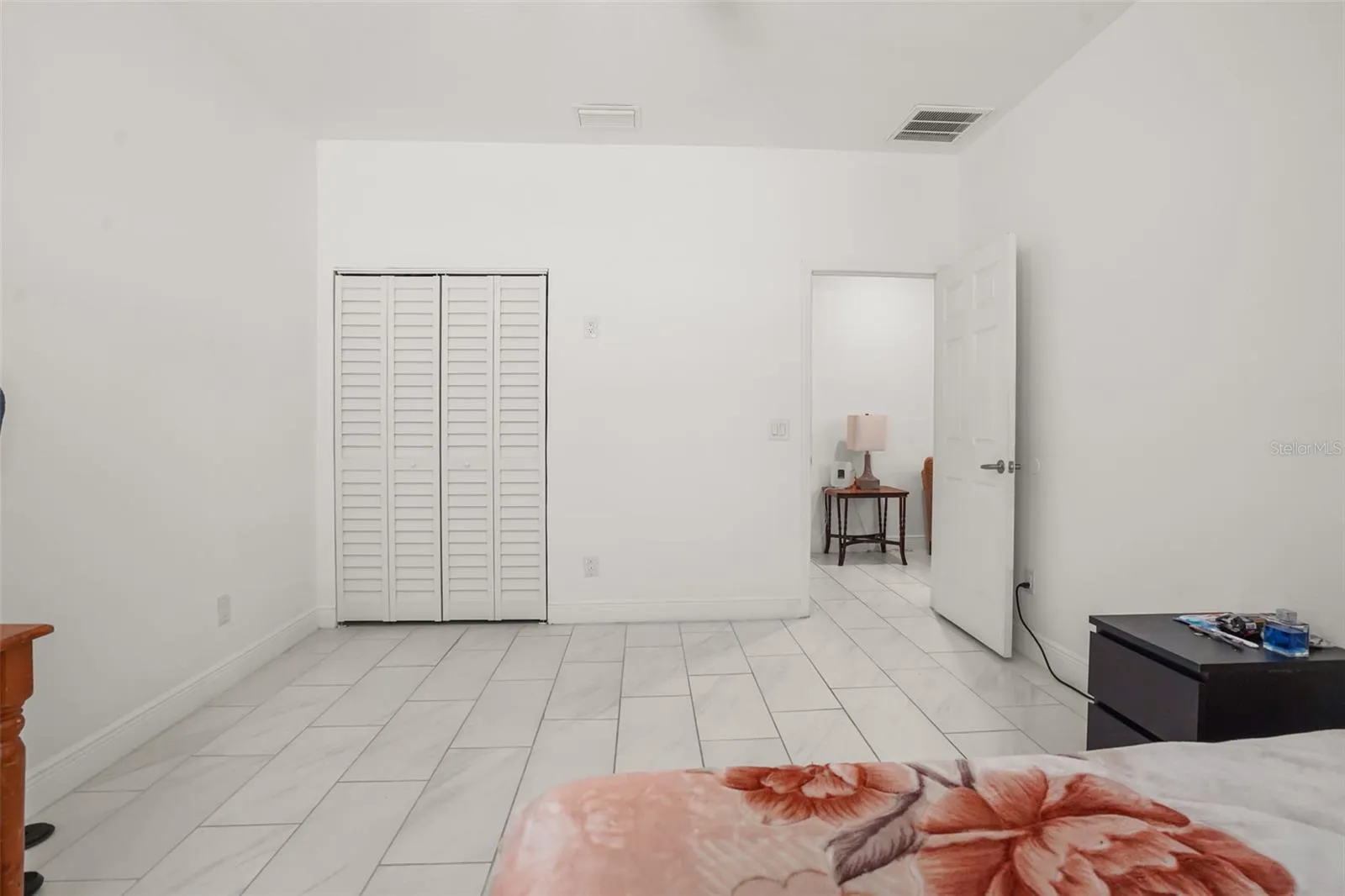 ROOM 5