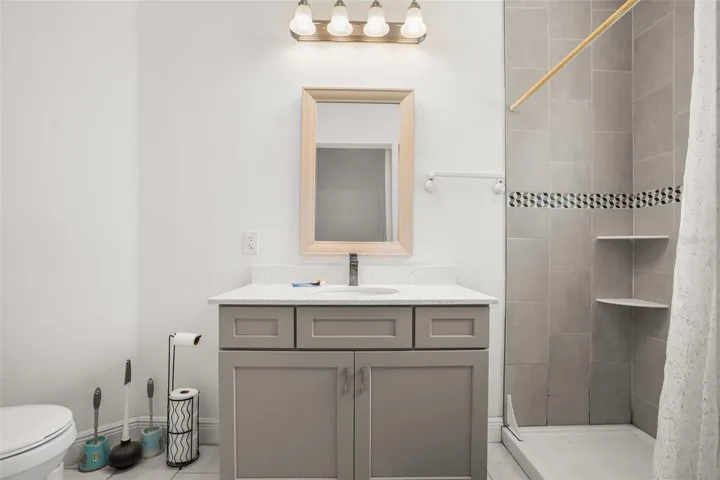 IN LAW BATHROOM