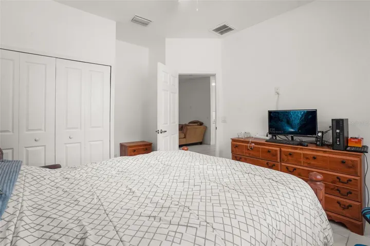ROOM 4