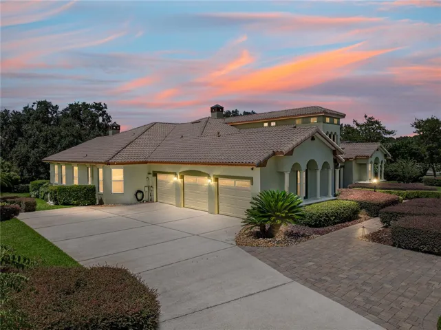 Oversized 3 car garage