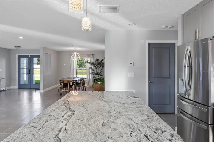 KITCHEN CENTER ISLAND