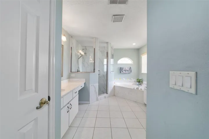 Newly Renovated Shower- BRAND NEW!