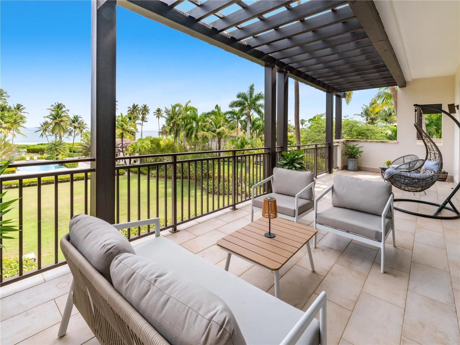 Outdoor Terrace & Ocean View