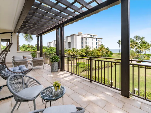 Outdoor Terrace & Ocean View