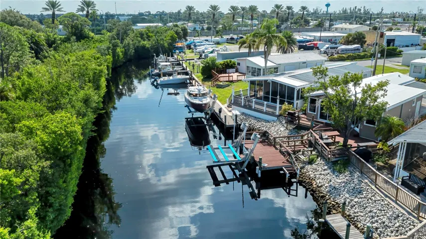 Deep Water Canal with Boat Lift