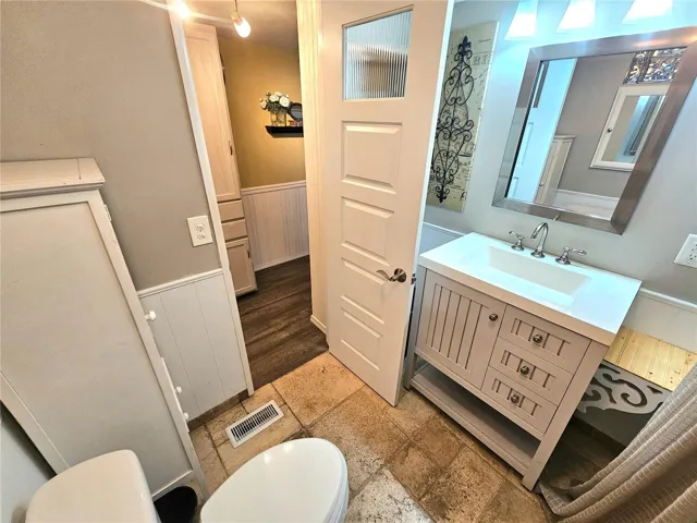 Main Bathroom