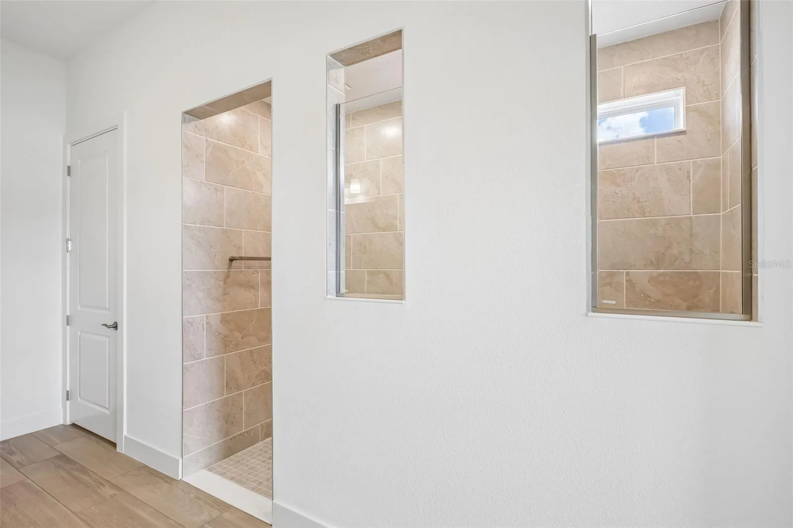 Super Walk-in Shower at Owner's Bath