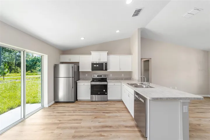 MODEL HOME PHOTOS