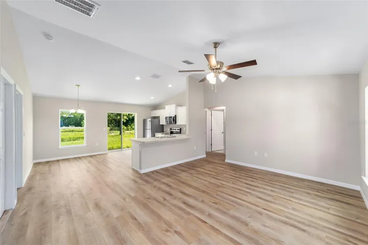 MODEL HOME PHOTOS
