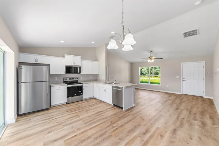MODEL HOME PHOTOS