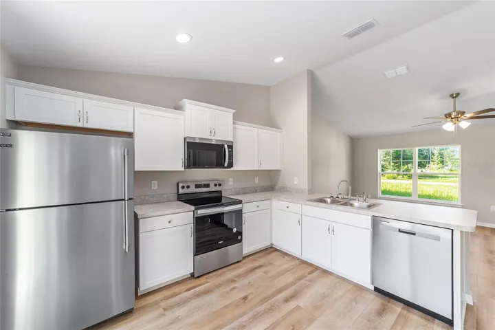 MODEL HOME PHOTOS