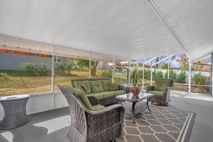 Outdoor Living Room - new outdoor carpet!