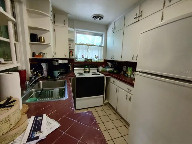 Apartment Kitchen