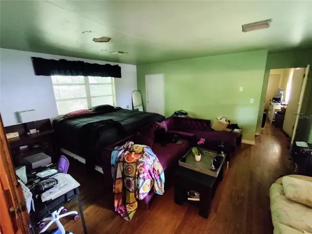 Apartment bedroom #2 with Ensuite