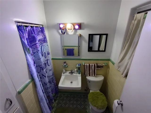 Guest (Apartment) Bathroom