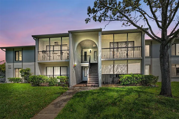 Front view, unit D2 on right