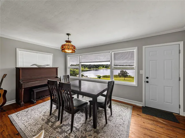 Dining area with beautiful lakeviews