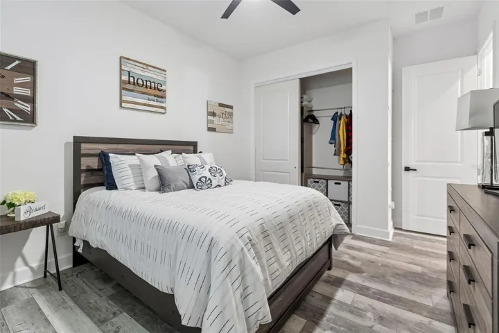 Bedroom 3 Closet System