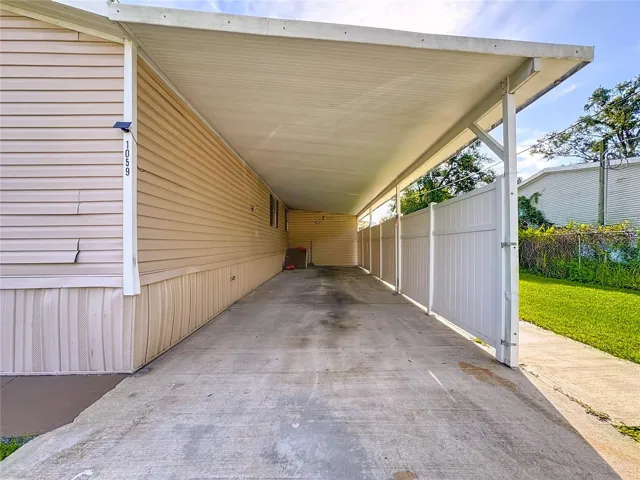 CARPORT