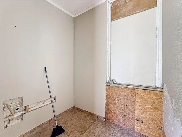STUDIO/ BEDROOM 3