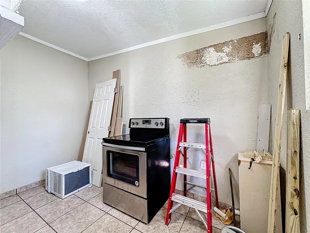 STUDIO/ BEDROOM 3