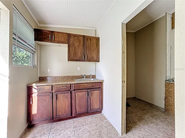 STUDIO/ BEDROOM 3