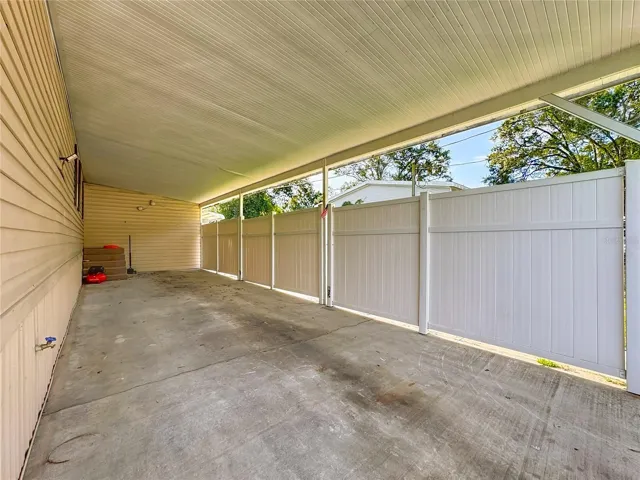 CARPORT